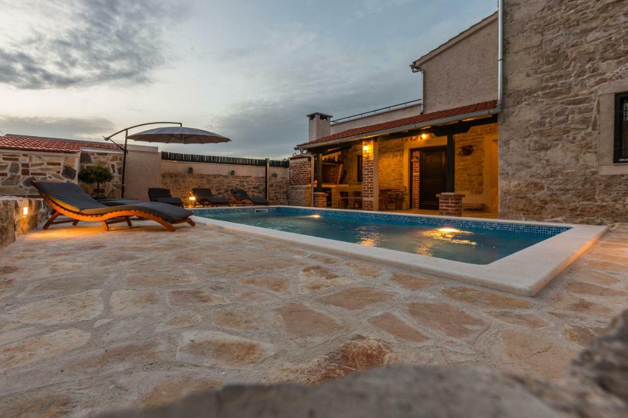 Villa Mia ซูโกชัน ภายนอก รูปภาพ