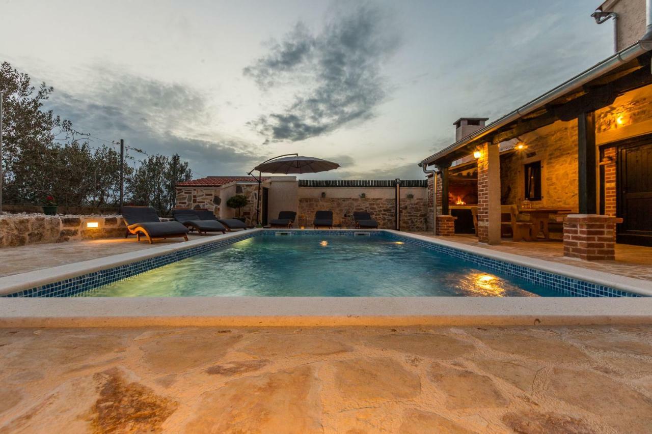 Villa Mia ซูโกชัน ภายนอก รูปภาพ